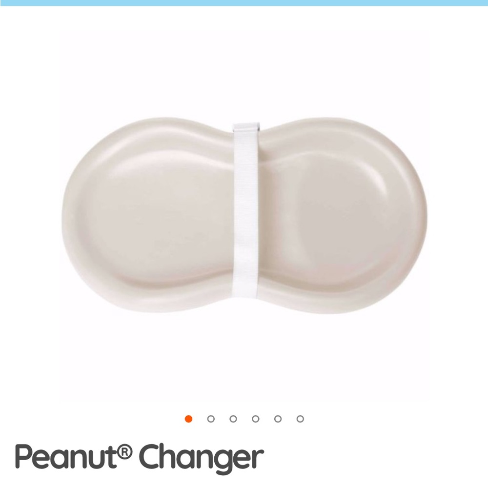 Keekaroo Peanut Changer in Vanilla